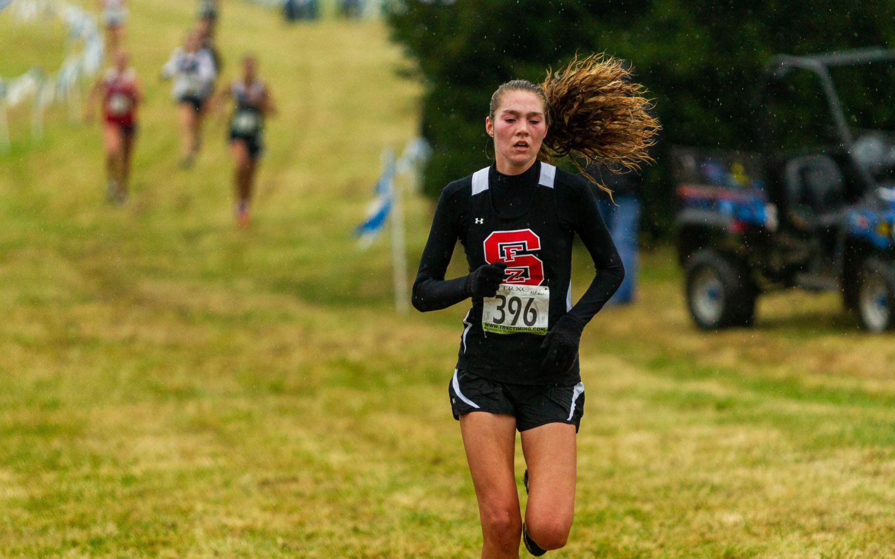 Class 4 District 3 girls cross country